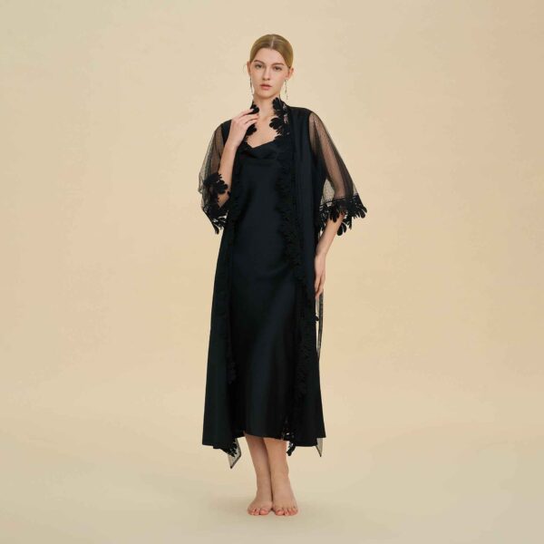 2fe28af0 e2797e64 5095 48ee 9947 841dbaa7418b.jpg French Lace Trim Long Robe